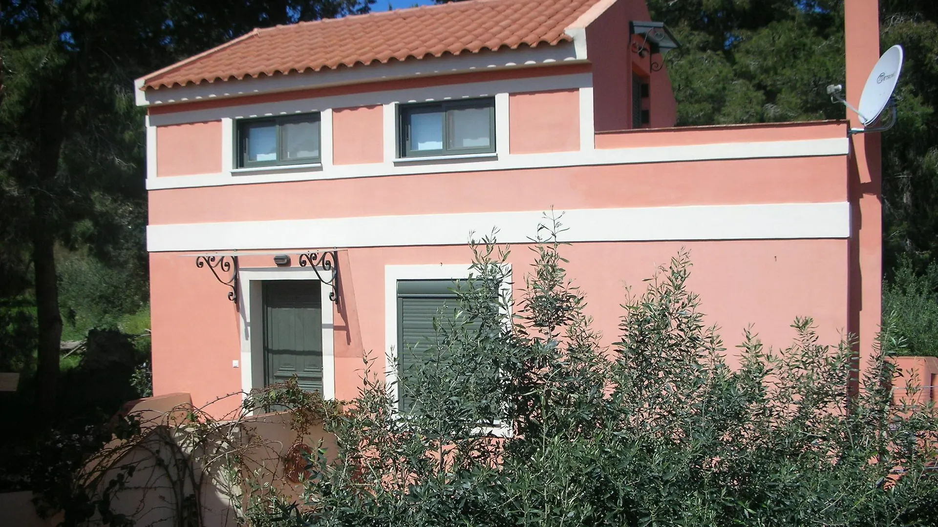 Апартаменты Alekos Beach Houses-Petros Villa Ликсури